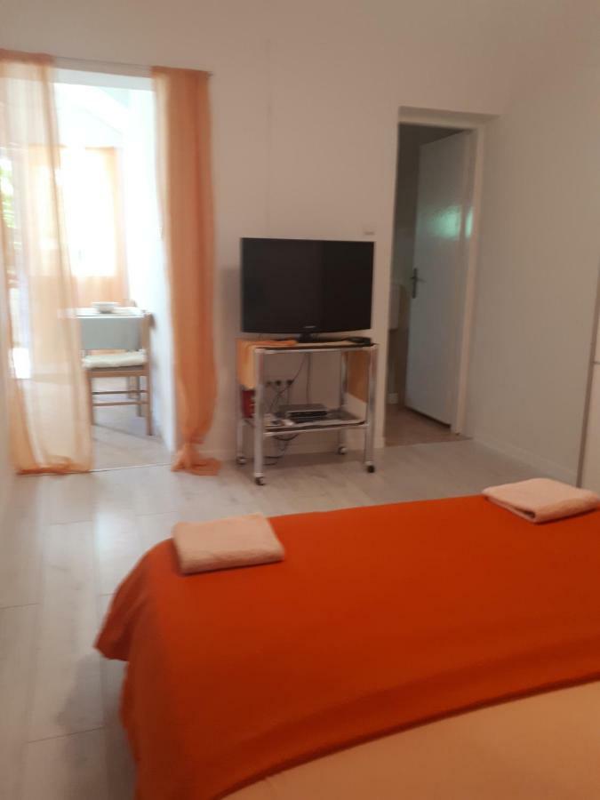Apartmani Ivana Лопар Екстериор снимка